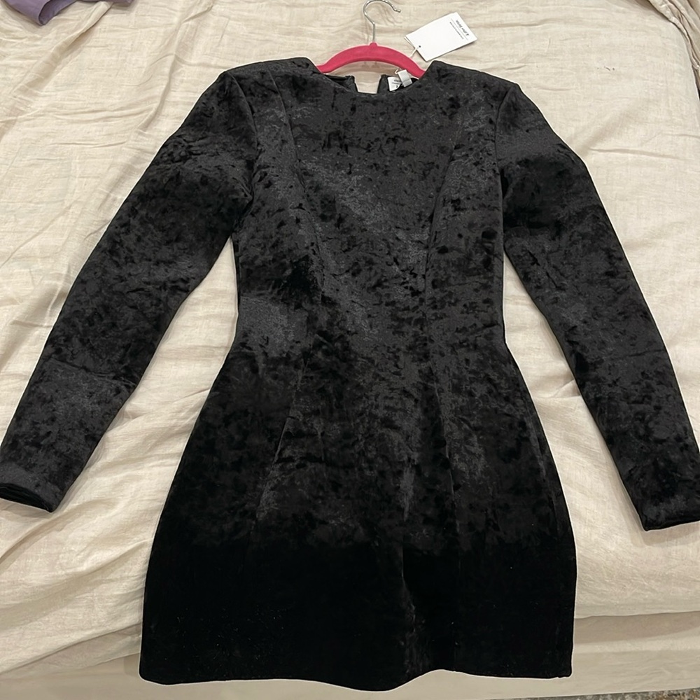 Long sleeve velvet mini dress with padded shoulders NWT